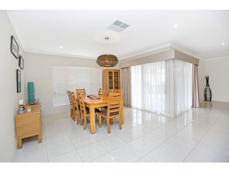 49 Murrumbidgee Drive, Hammond Park WA 6164