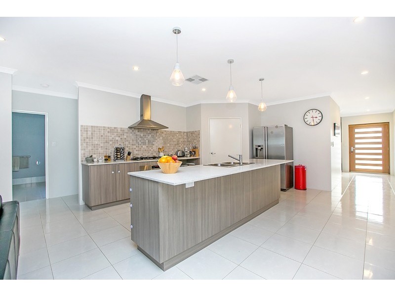 49 Murrumbidgee Drive, Hammond Park WA 6164