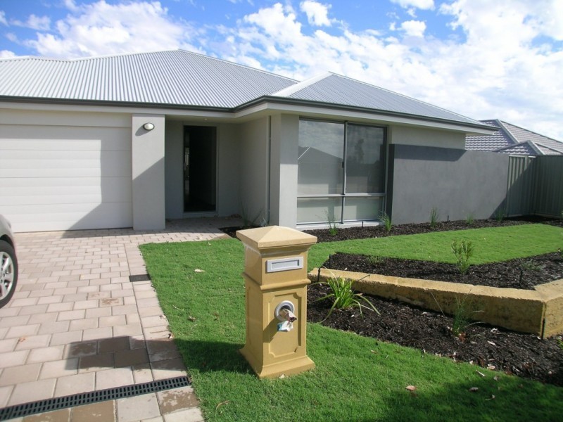 16 Brantwood Turn, Wellard WA 6170