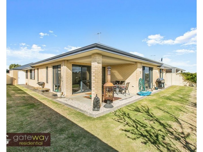 15 Templetonia Rise, Munster WA 6166