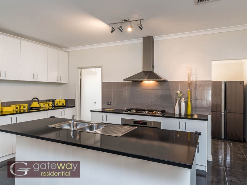 25 Cousins Street, Hammond Park WA 6164