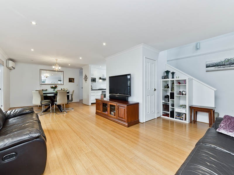 55 Aurora Drive, Atwell WA 6164