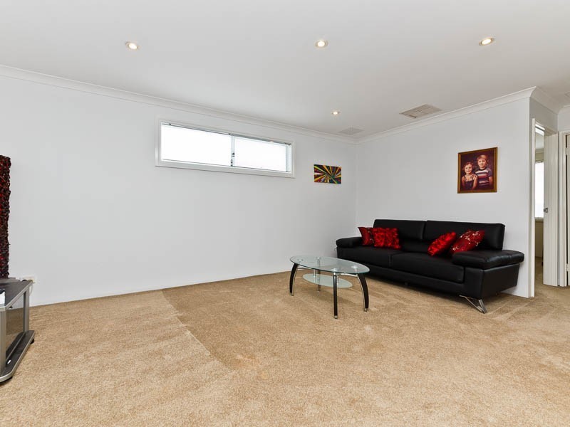 55 Aurora Drive, Atwell WA 6164