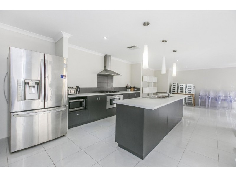 9 Aleppo Street, Aubin Grove WA 6164
