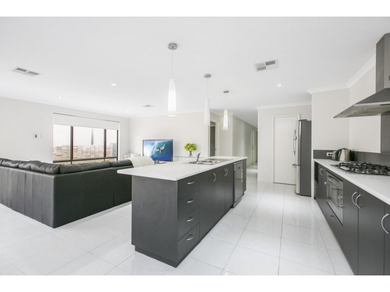 9 Aleppo Street, Aubin Grove WA 6164