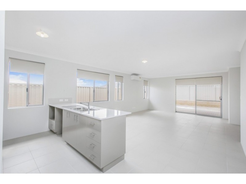 41A Lavinia Crecent, Secret Harbour WA 6173