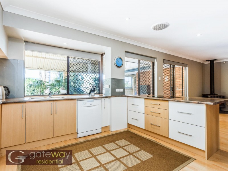 104 Elderberry Drive, South Lake WA 6164