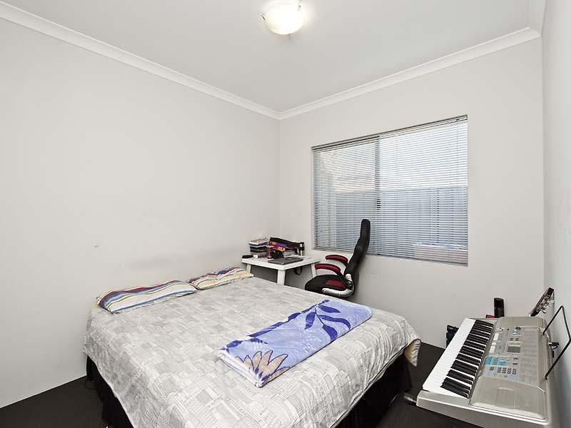 77 Lambeth Circle, Wellard WA 6170