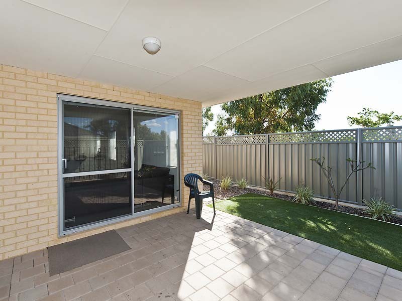 77 Lambeth Circle, Wellard WA 6170