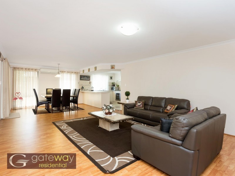 4 Cotswold Parade, Aubin Grove WA 6164