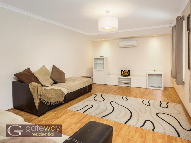 4 Cotswold Parade, Aubin Grove WA 6164