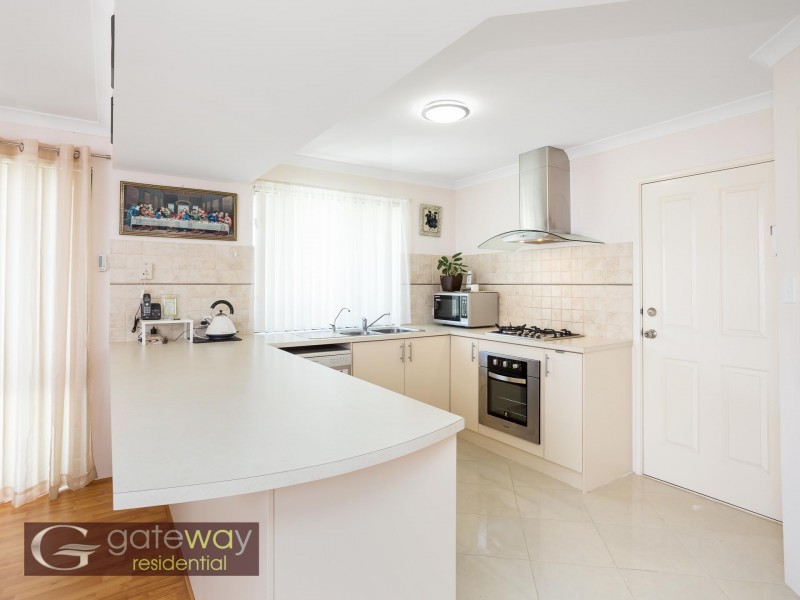 4 Cotswold Parade, Aubin Grove WA 6164