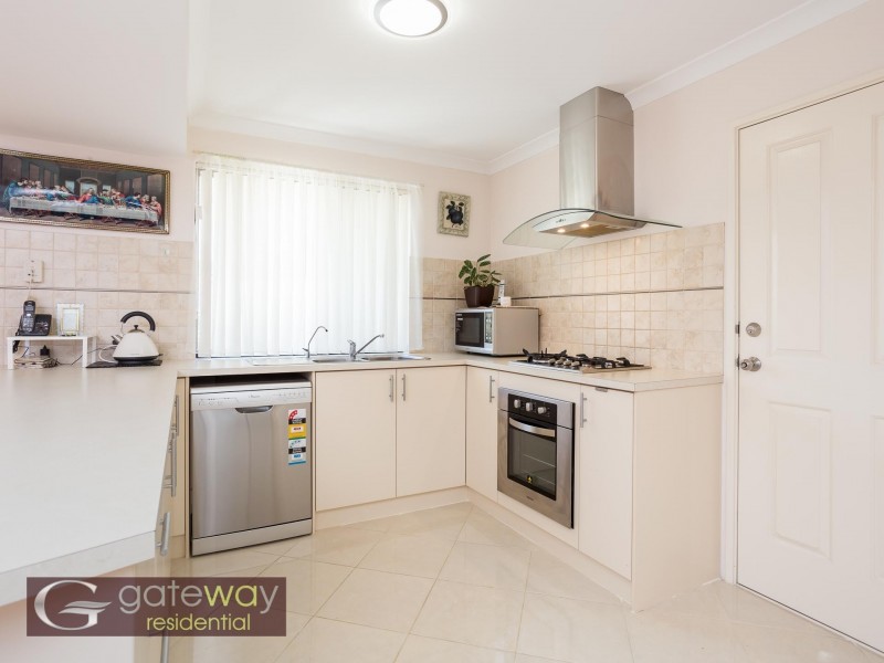 4 Cotswold Parade, Aubin Grove WA 6164