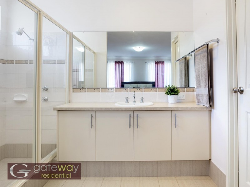 4 Cotswold Parade, Aubin Grove WA 6164