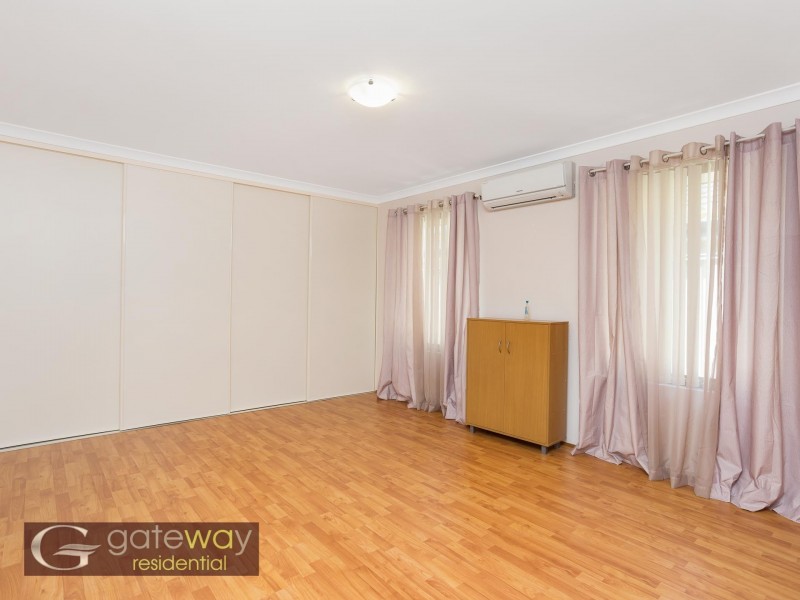 4 Cotswold Parade, Aubin Grove WA 6164