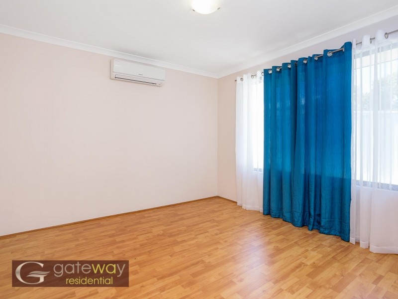 4 Cotswold Parade, Aubin Grove WA 6164