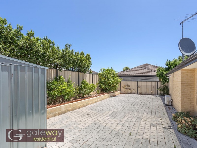 4 Cotswold Parade, Aubin Grove WA 6164
