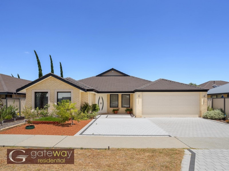 4 Cotswold Parade, Aubin Grove WA 6164