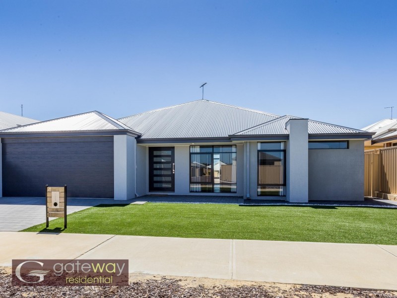 4 McIntosh Street, Hammond Park WA 6164