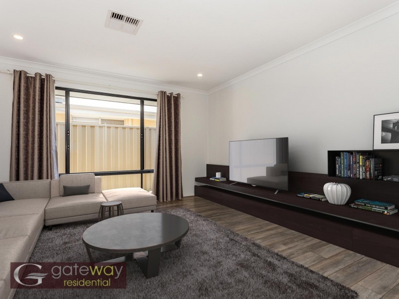 4 McIntosh Street, Hammond Park WA 6164