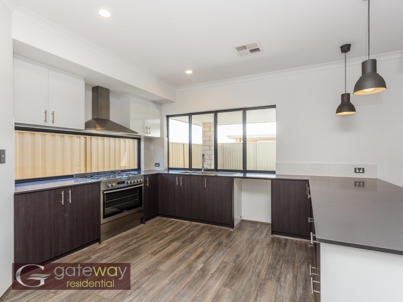 4 McIntosh Street, Hammond Park WA 6164