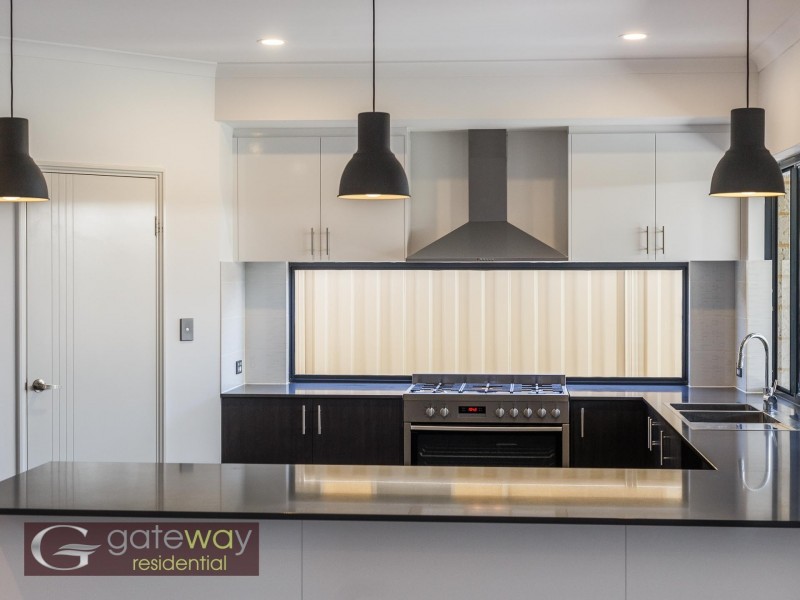 4 McIntosh Street, Hammond Park WA 6164