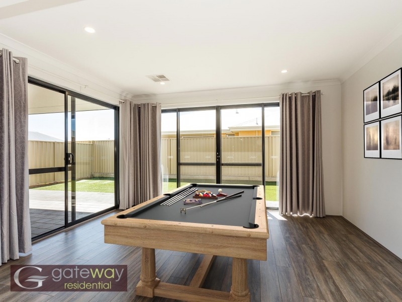 4 McIntosh Street, Hammond Park WA 6164