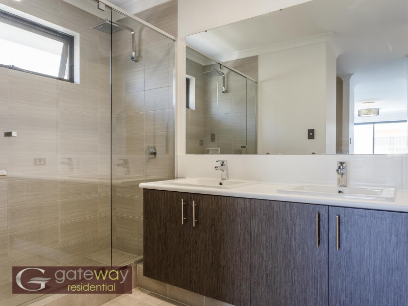 4 McIntosh Street, Hammond Park WA 6164