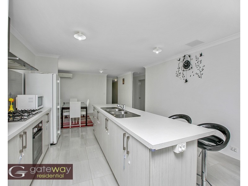 196 Honeywood Avenue, Wandi WA 6167