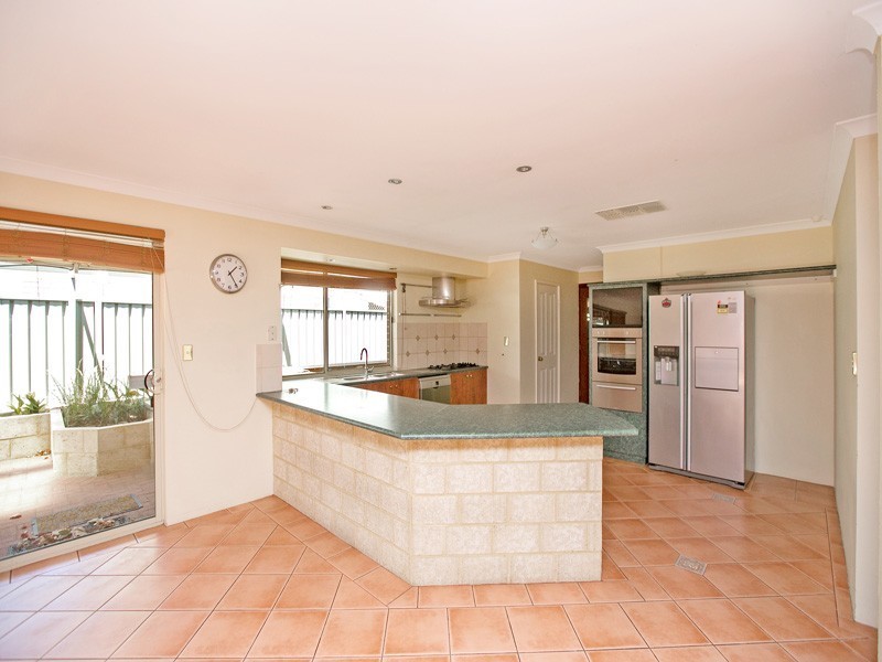 6 Connolly Mews, Atwell WA 6164