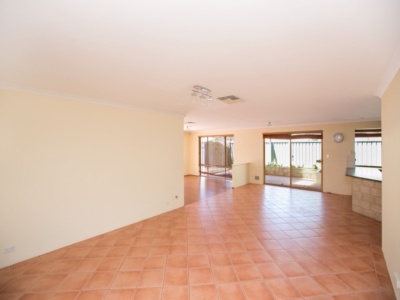 6 Connolly Mews, Atwell WA 6164