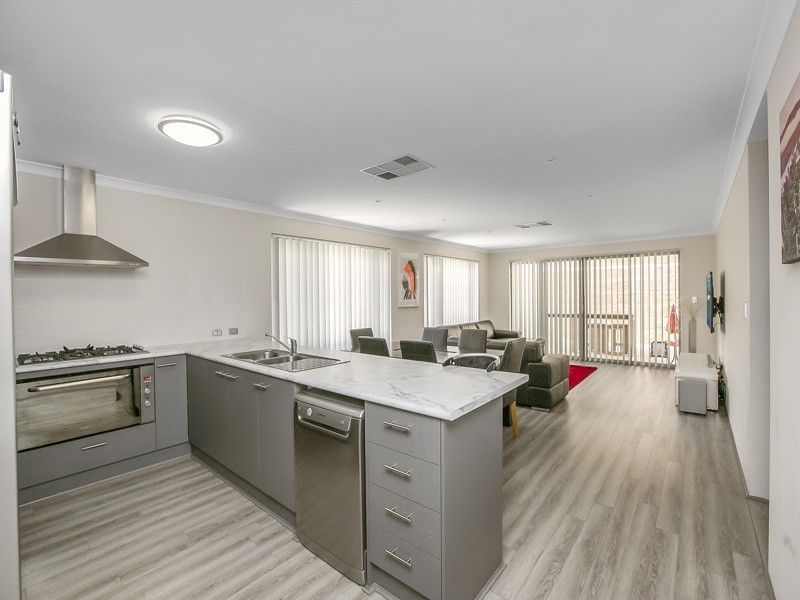 36 Litchfield Circle, Wandi WA 6167
