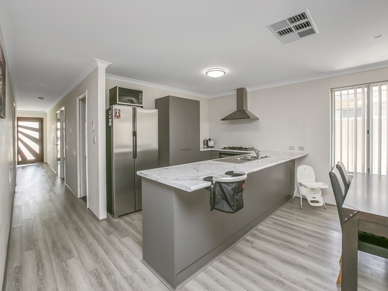 36 Litchfield Circle, Wandi WA 6167