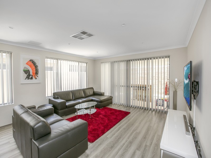36 Litchfield Circle, Wandi WA 6167