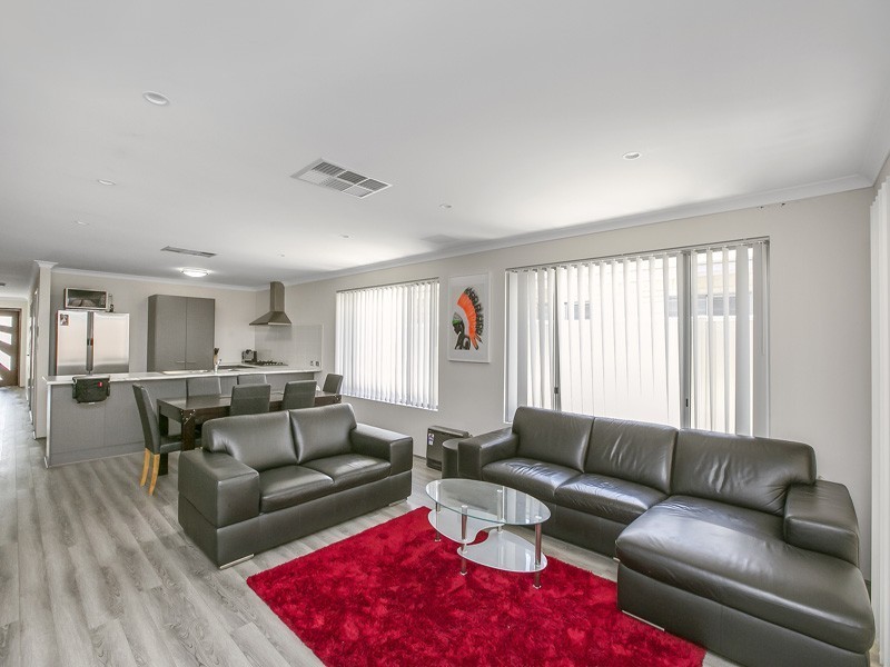 36 Litchfield Circle, Wandi WA 6167
