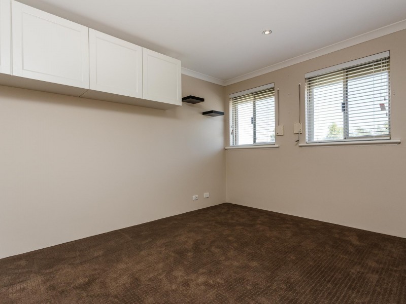 210 Glen Iris Drive, Jandakot WA 6164