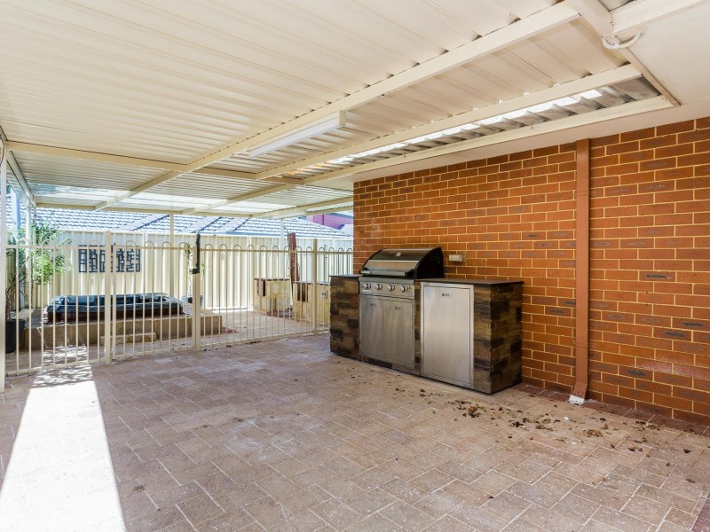 210 Glen Iris Drive, Jandakot WA 6164