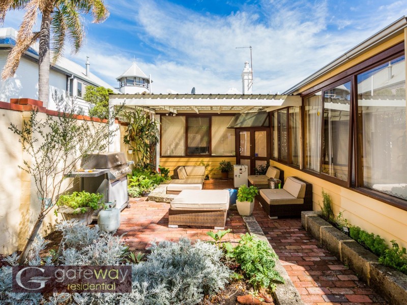 66 George Street, East Fremantle WA 6158