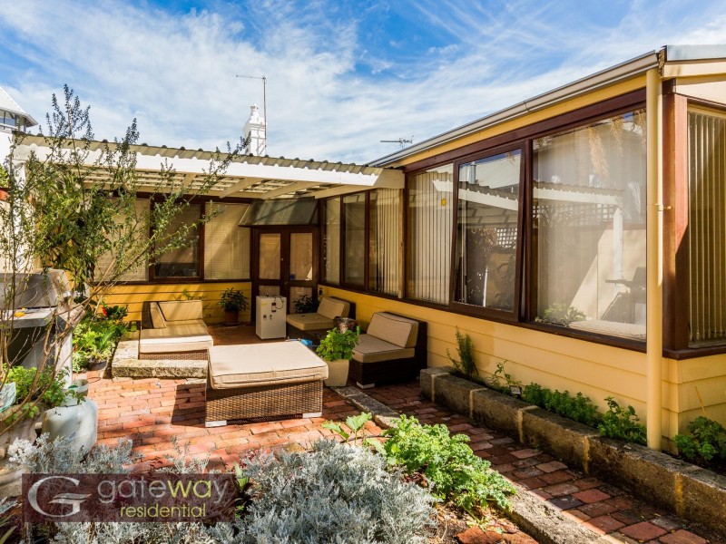 66 George Street, East Fremantle WA 6158