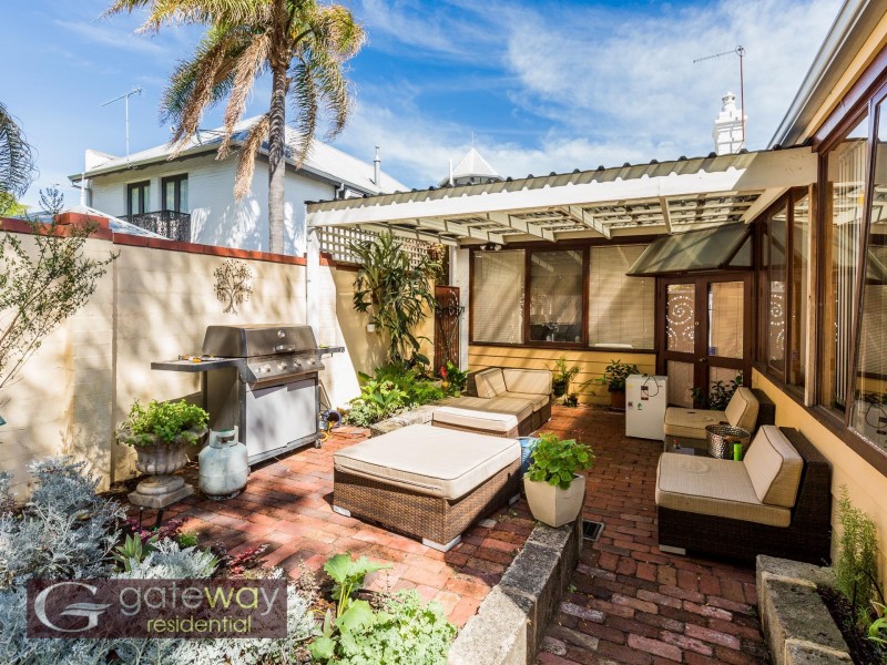 66 George Street, East Fremantle WA 6158