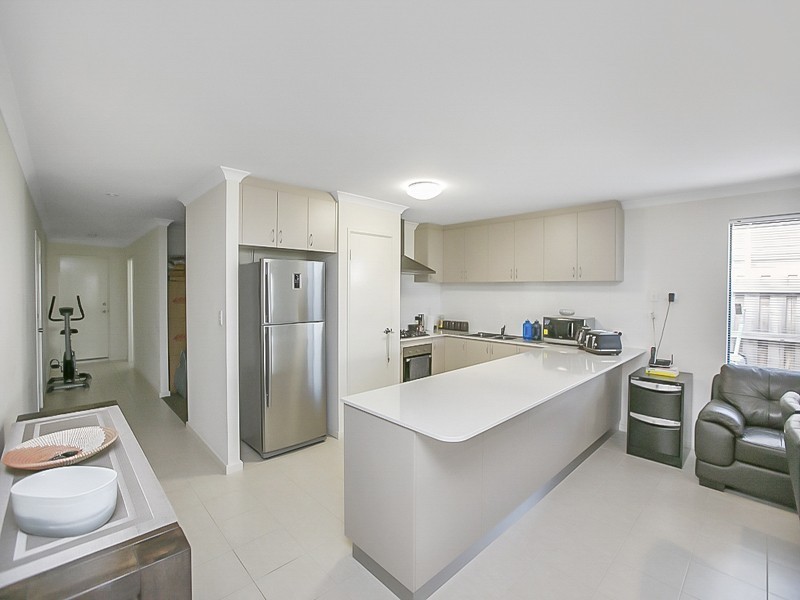 18 Midgegooroo Street, Ellenbrook WA 6069