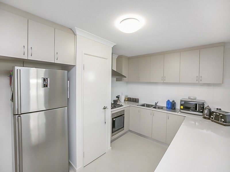 18 Midgegooroo Street, Ellenbrook WA 6069