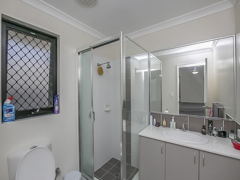 18 Midgegooroo Street, Ellenbrook WA 6069