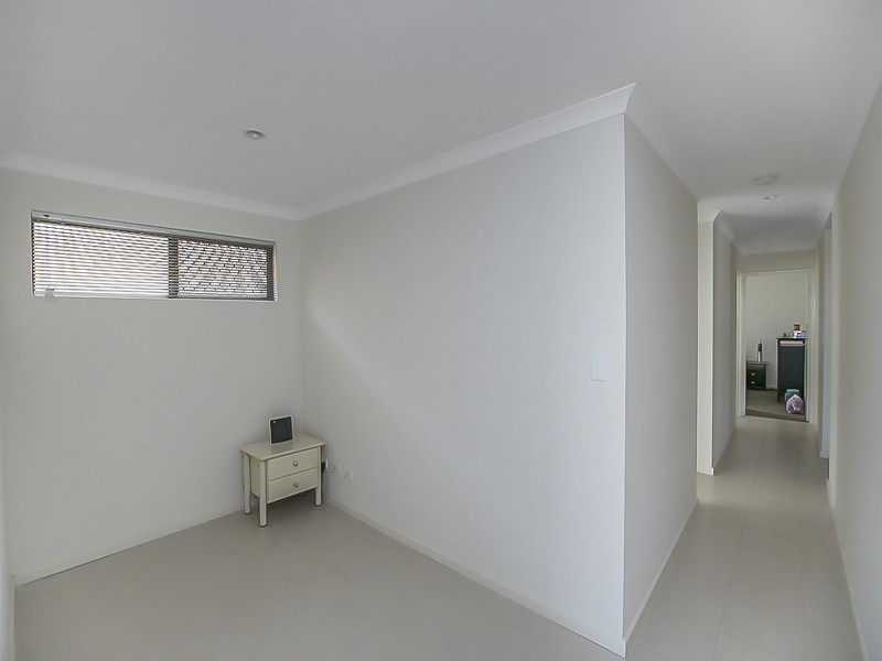 18 Midgegooroo Street, Ellenbrook WA 6069