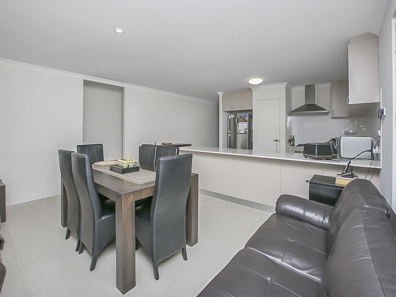 18 Midgegooroo Street, Ellenbrook WA 6069