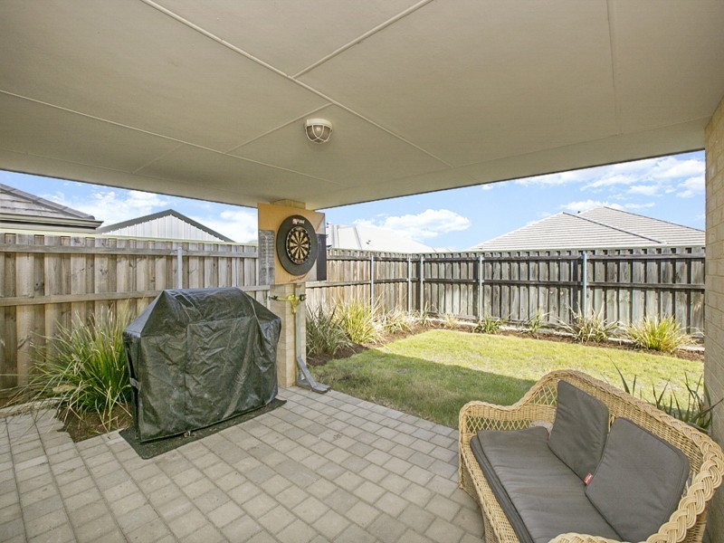 18 Midgegooroo Street, Ellenbrook WA 6069