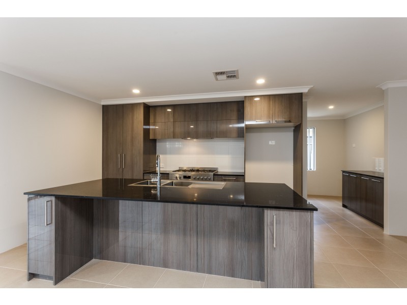 6 Burrowa Approach, Wandi WA 6167
