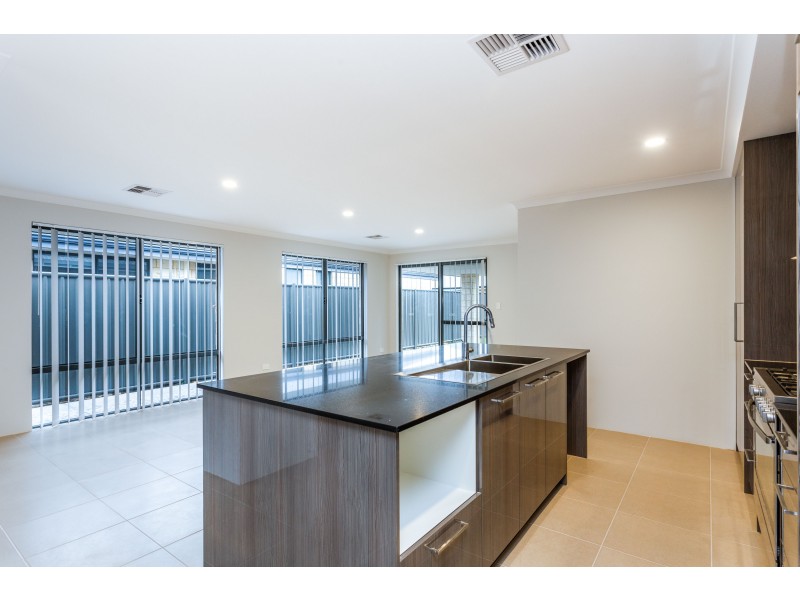 6 Burrowa Approach, Wandi WA 6167