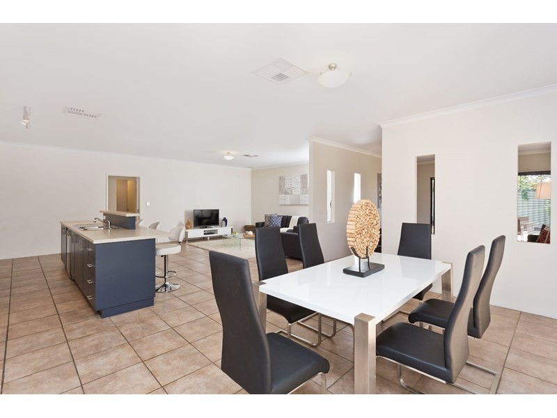 193 Gaebler Road, Aubin Grove WA 6164