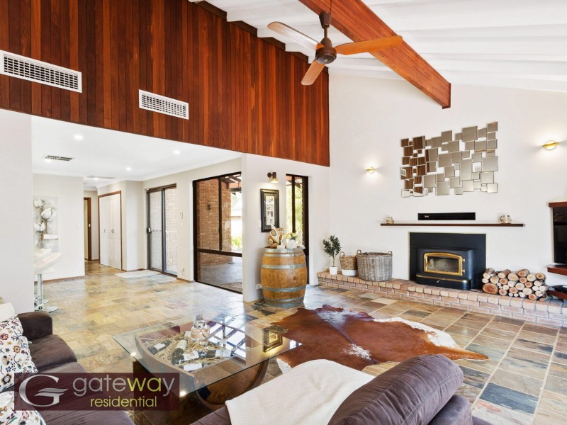 27 Lakes Way, Jandakot WA 6164